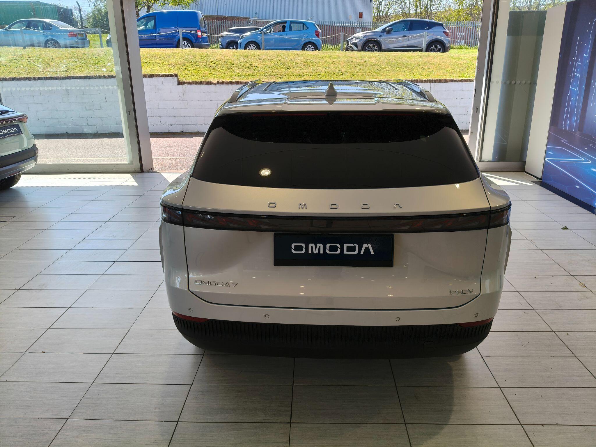 Large vehicle image